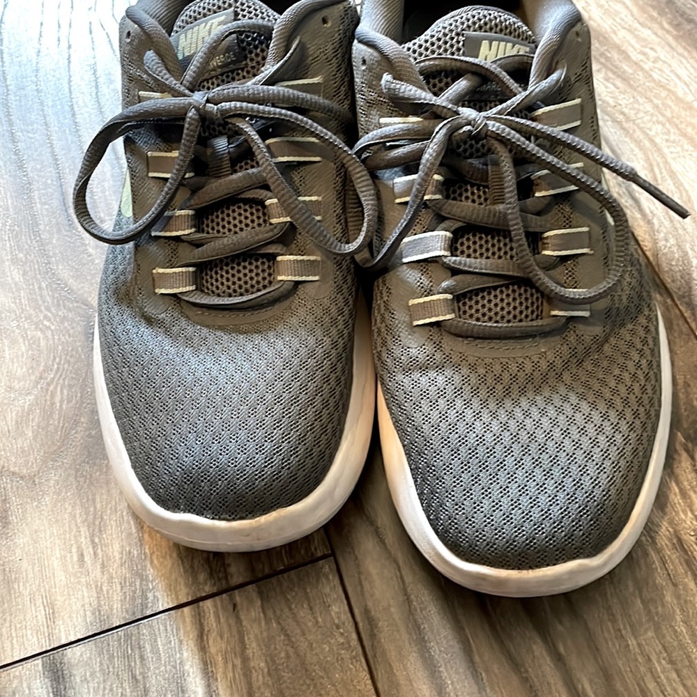 Nike Women’s Lunar Converge Size 8.5US 40EU Gray/Green
